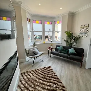 Cliffs Pavilion 2 Bedroom Southend-on-Sea