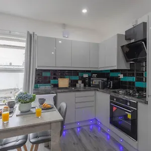  Apartment Spacious In Centre United Kingdom